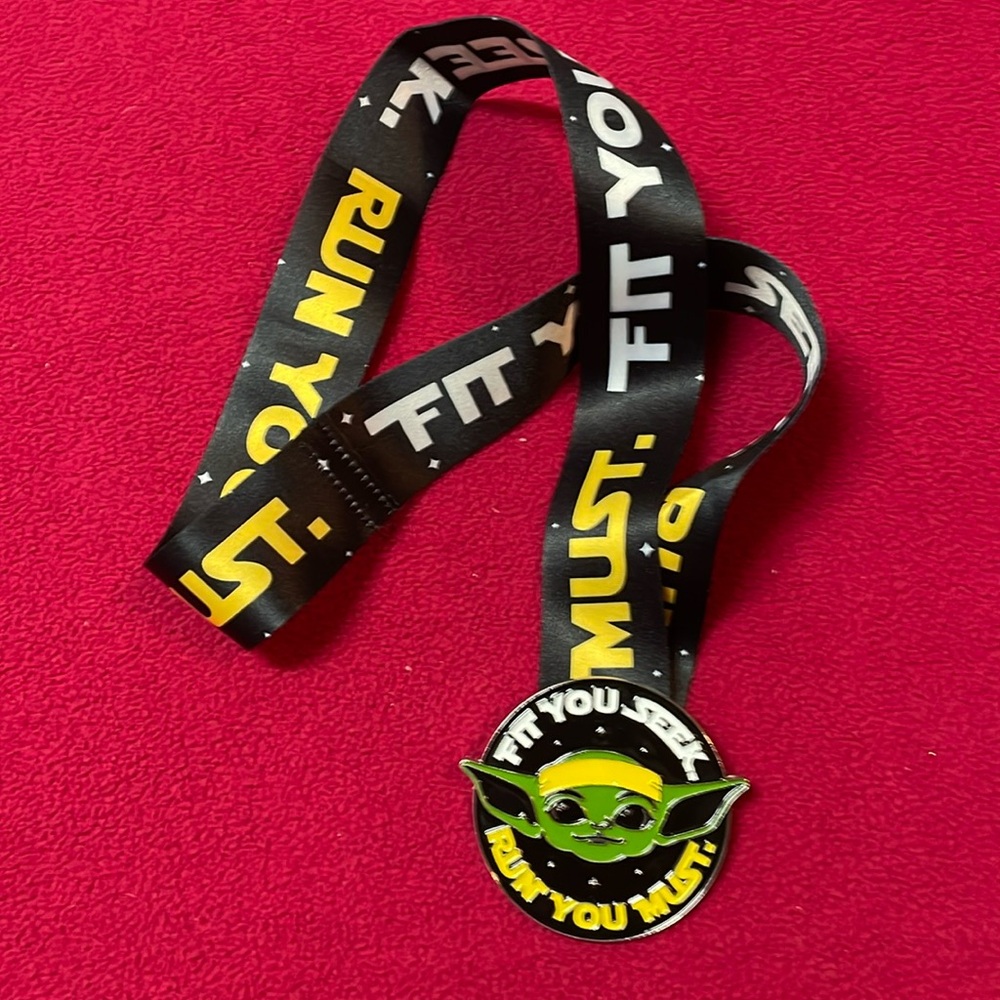 Star wars Yoda Fit you seek Run you must medal-unisex